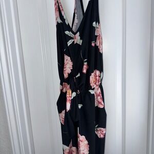 Derek Heart Black Floral Print Jumpsuit V Neck Romper Womens Size Small